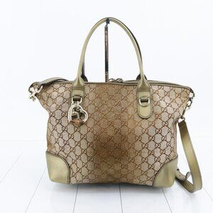 Gucci Two-Way (shown live)